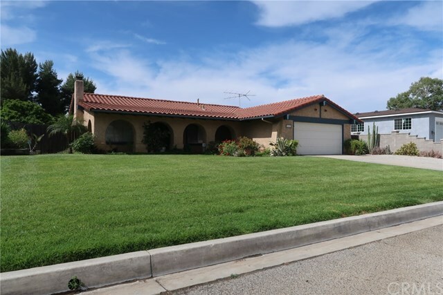 33127 Camelot Drive  Yucaipa CA 92399 photo