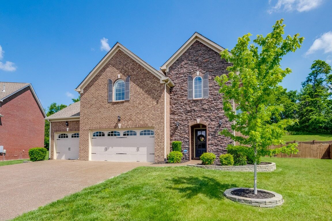 Property Photo:  539 Cloverhill Ln  TN 37090 