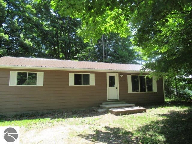 Property Photo:  4409 Hickory Drive  MI 49685 