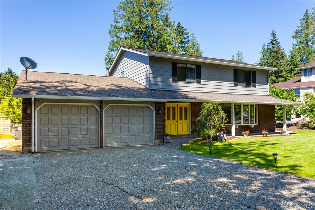 Property Photo:  2715 Iroquois Dr  WA 98273 