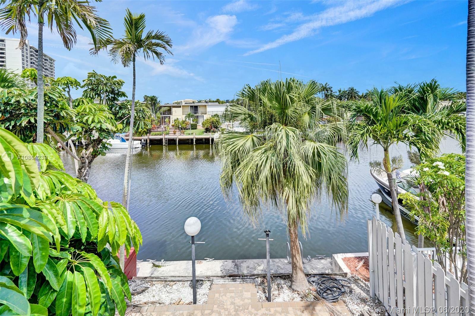 Property Photo: 613 NE 26th Ave FL 33009