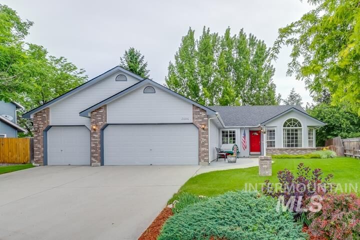 Property Photo:  2090 W Chateau Dr  ID 83646 