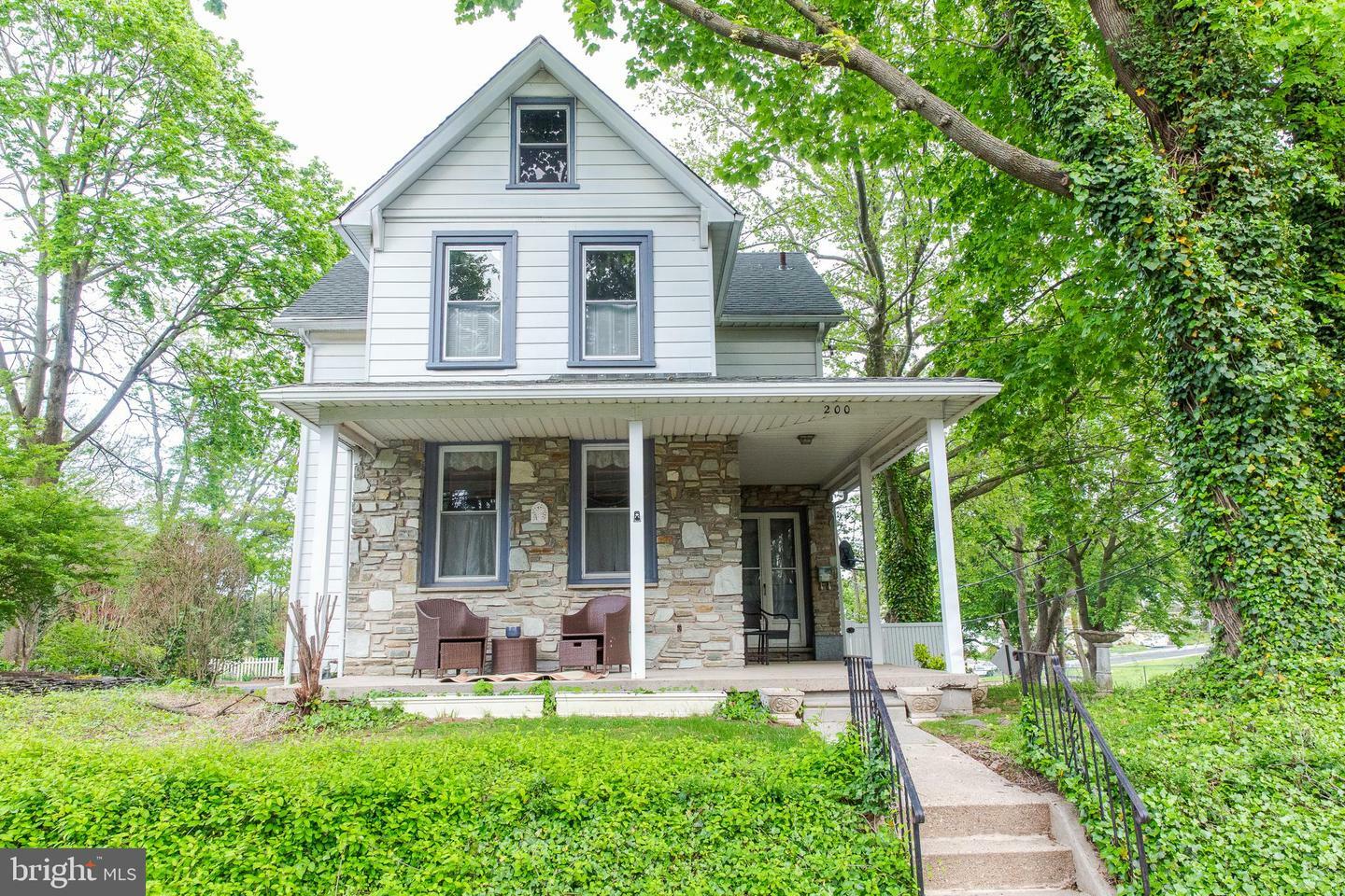 Property Photo:  200 N Sylvania Avenue  PA 19046 