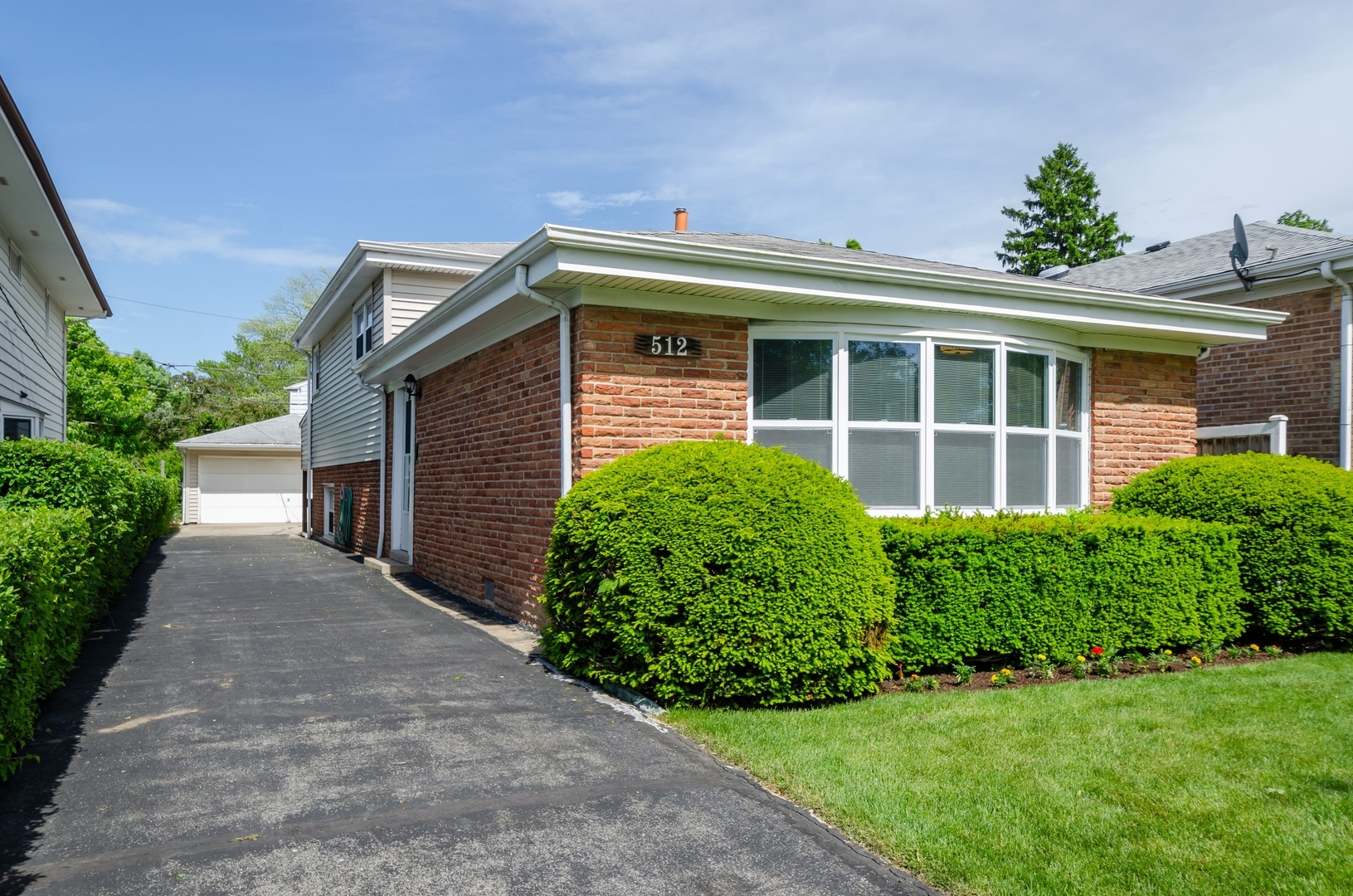 Property Photo:  512 Skokie Boulevard  IL 60091 