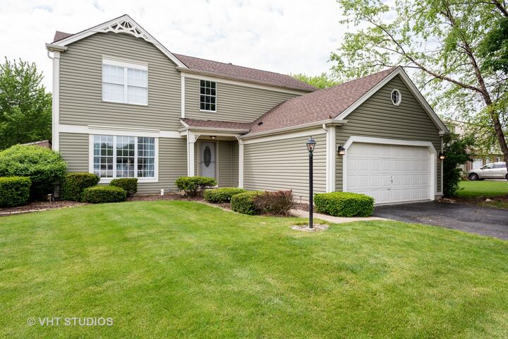 1266 Knollwood Drive  Carol Stream IL 60188 photo