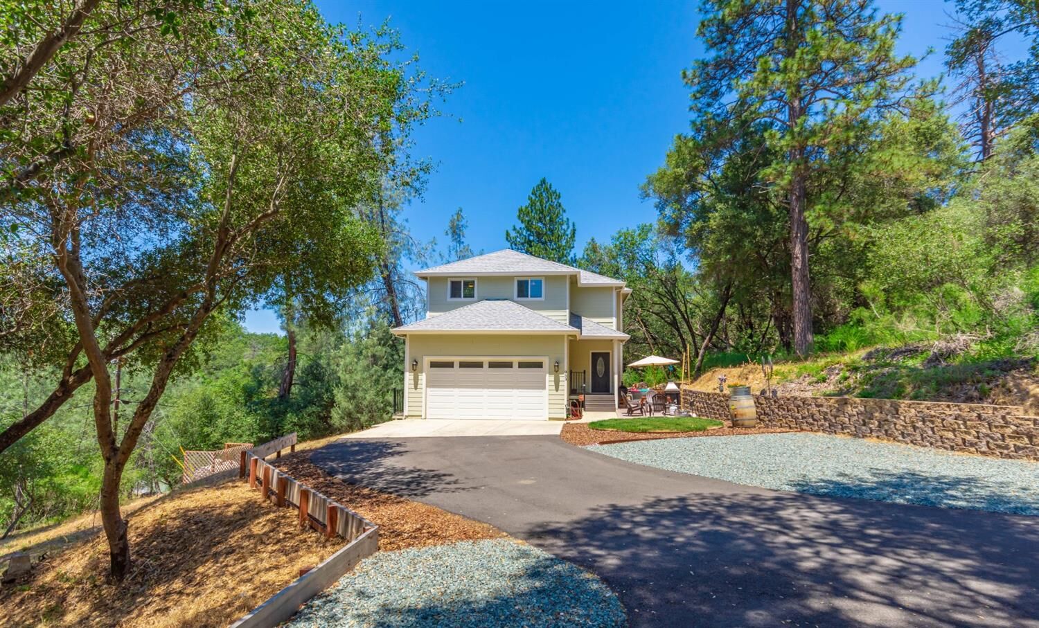 Property Photo:  953 Wren Court  CA 95667 