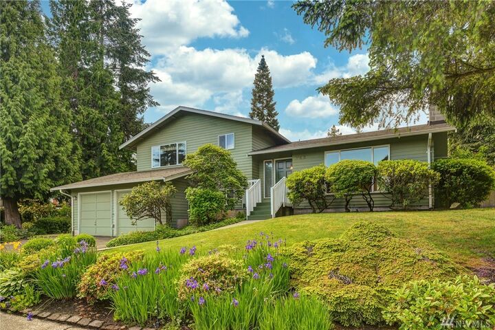Property Photo: 14405 NE 66th Court WA 98052