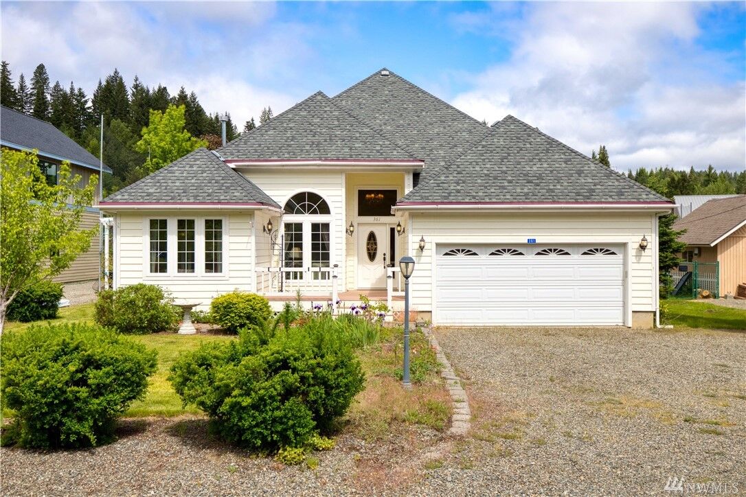 Property Photo:  361  Pebble Beach Dr  WA 98922 