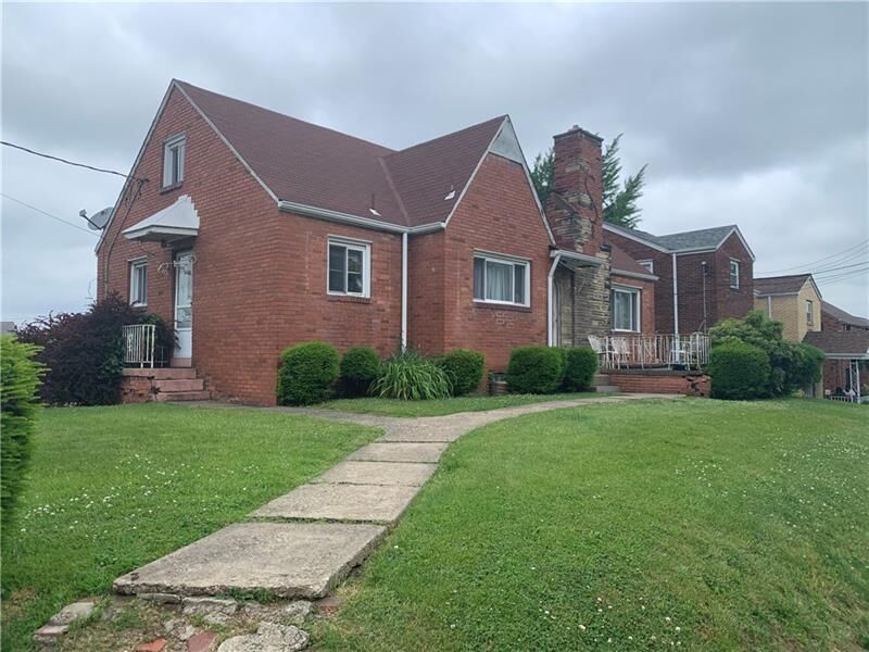 Property Photo:  1601 Windcrest Dr  PA 15206 