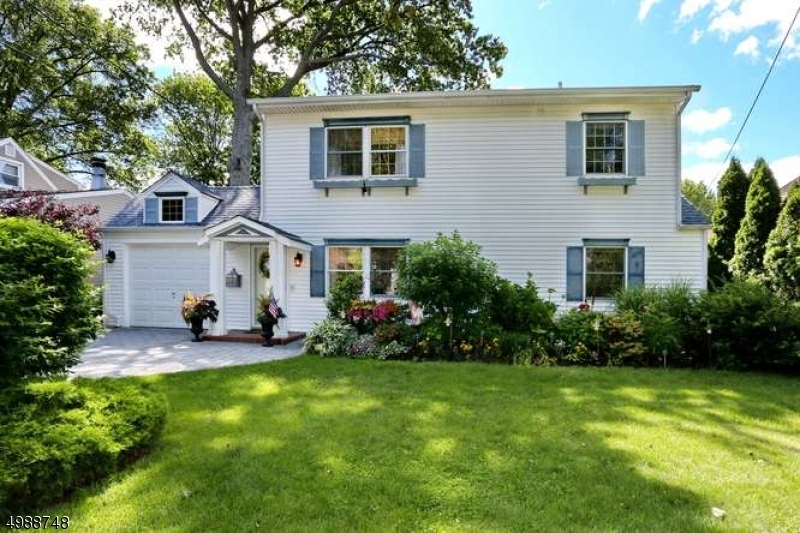 Property Photo: 4 Powell Ave NJ 07662