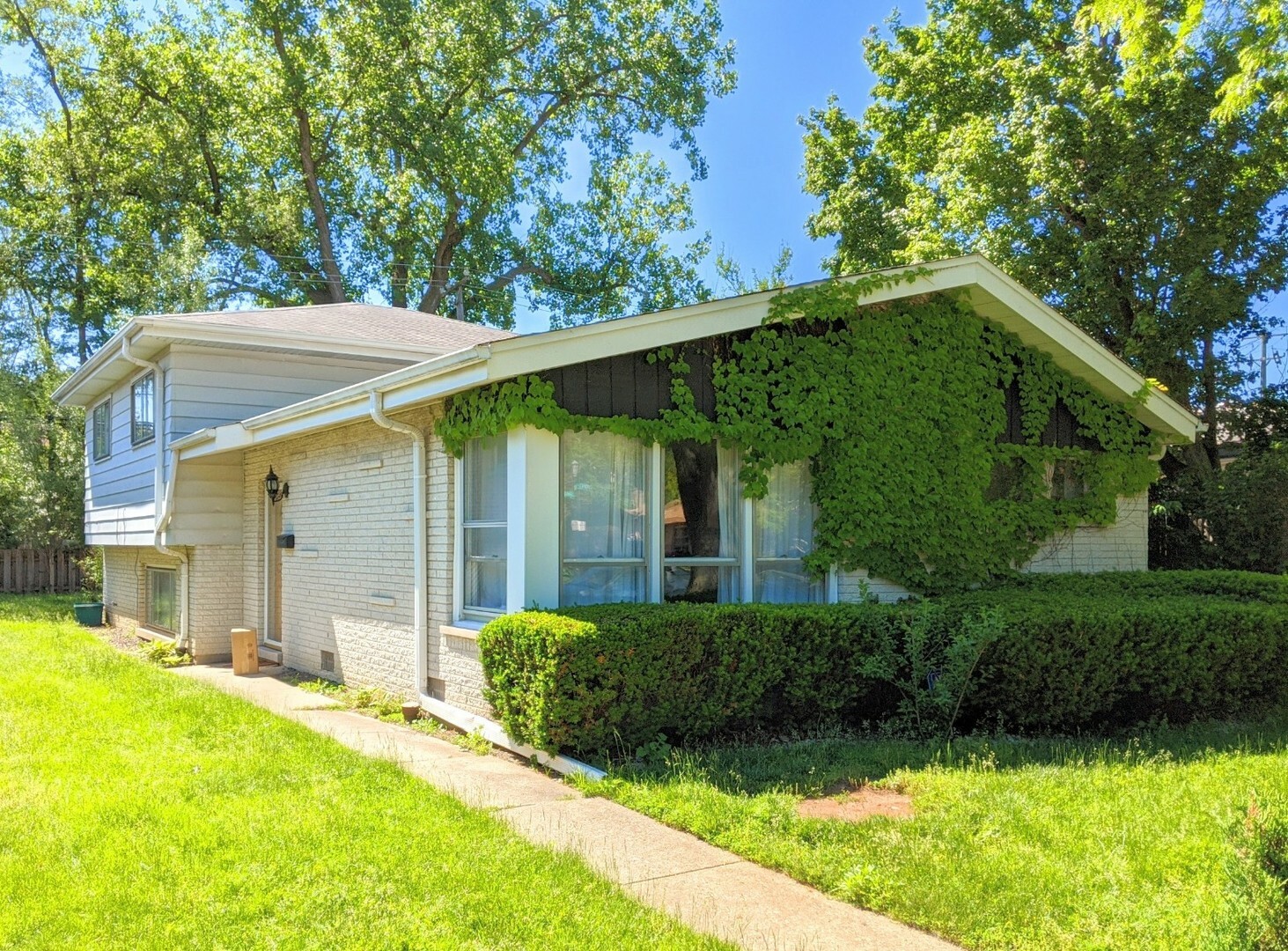 Property Photo:  9924 North Crawford Avenue  IL 60076 