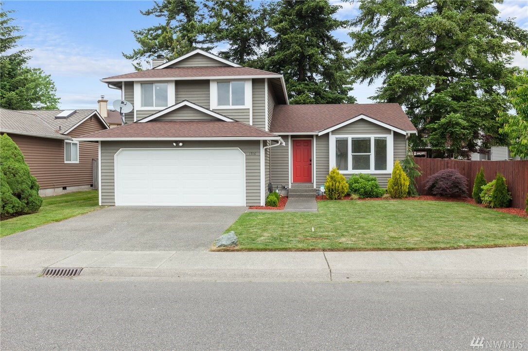 Property Photo: 1316 SW 349th St WA 98023