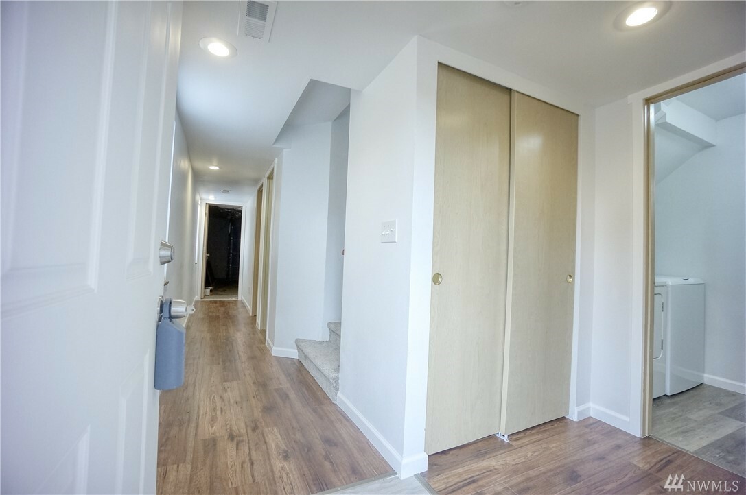 Property Photo: 10046 17th Ave SW WA 98146