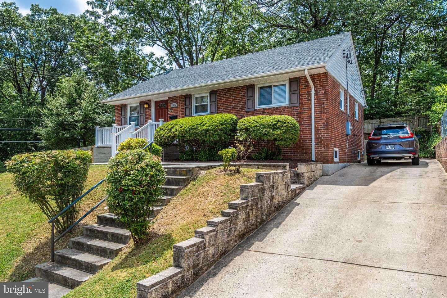 Property Photo:  1512 S Columbus Street  VA 22204 