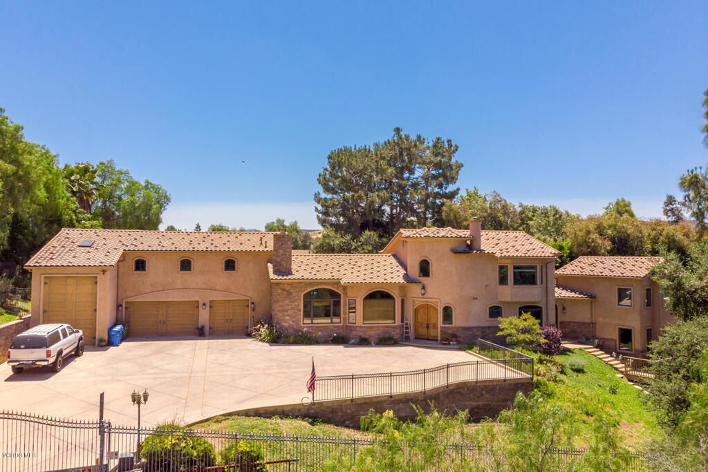 Property Photo:  446 Rancho Road  CA 91362 