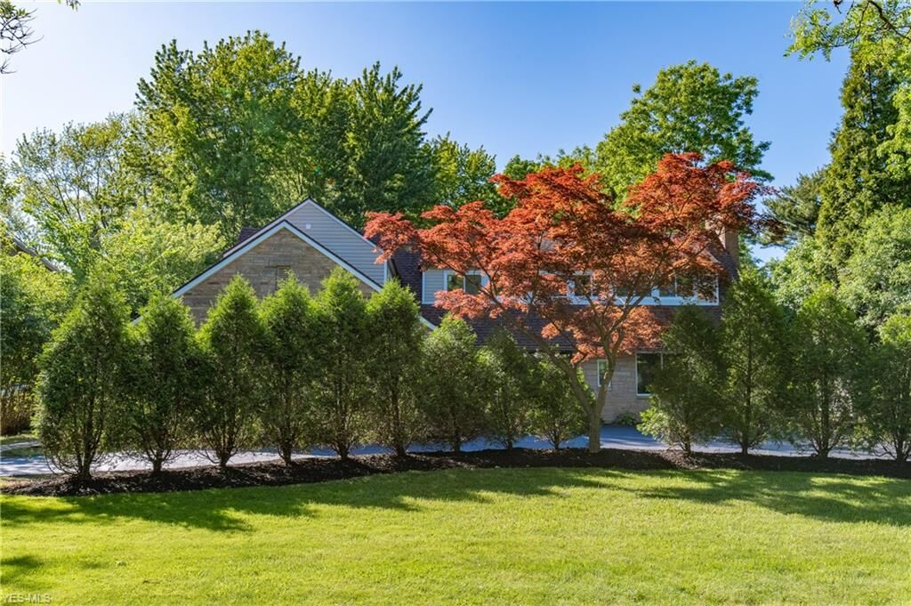 Property Photo:  3016 E Belvoir Oval  OH 44122 