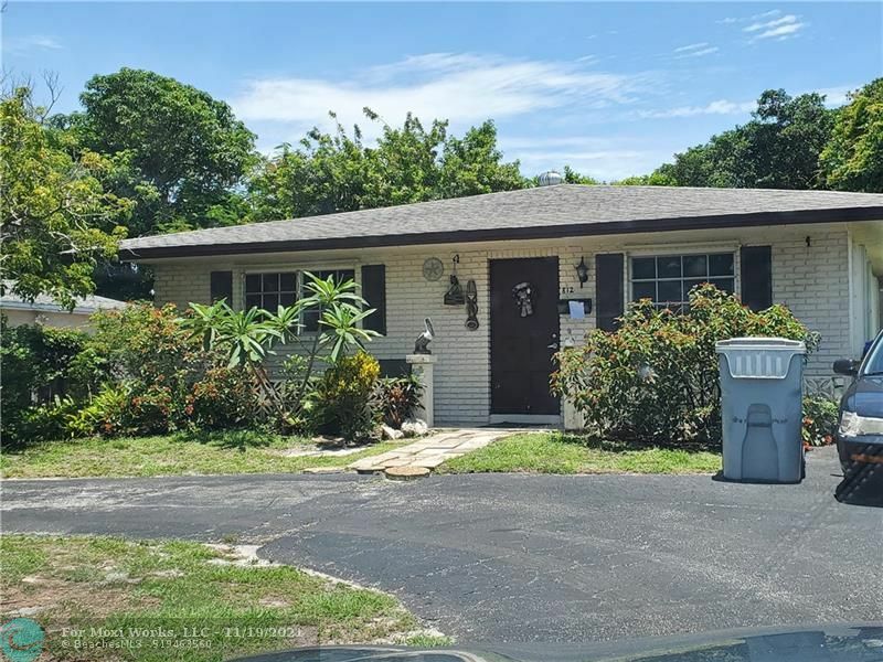 Property Photo:  812 NE 11th Ave  FL 33060 