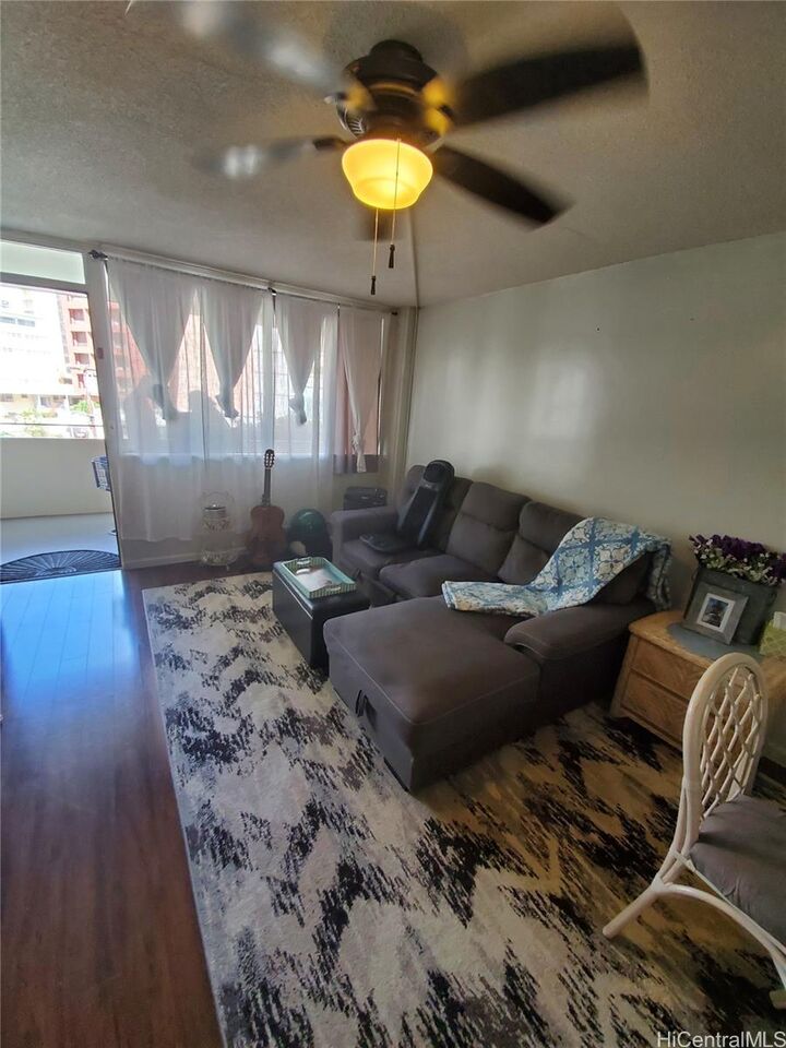 425 Ena Road 405B  Honolulu HI 96815 photo