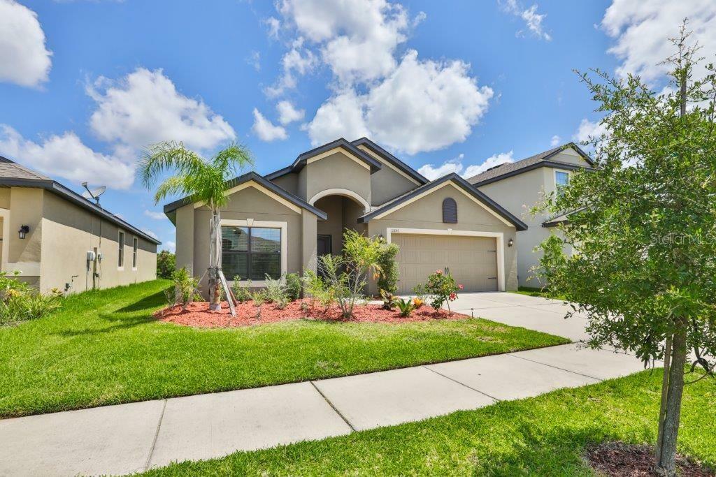 Property Photo:  11856 Thicket Wood Drive  FL 33579 