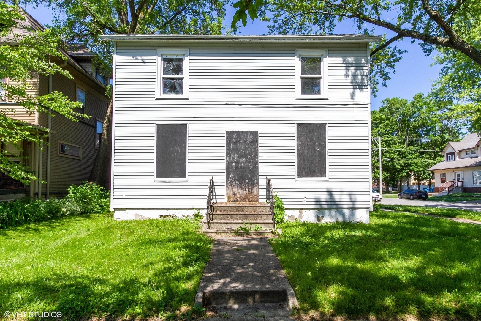 Property Photo:  505 S Chicago Avenue  IL 60901 