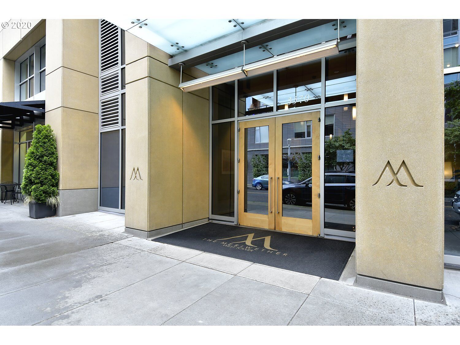 Property Photo:  3570 S River Pkwy 1511  OR 97239 