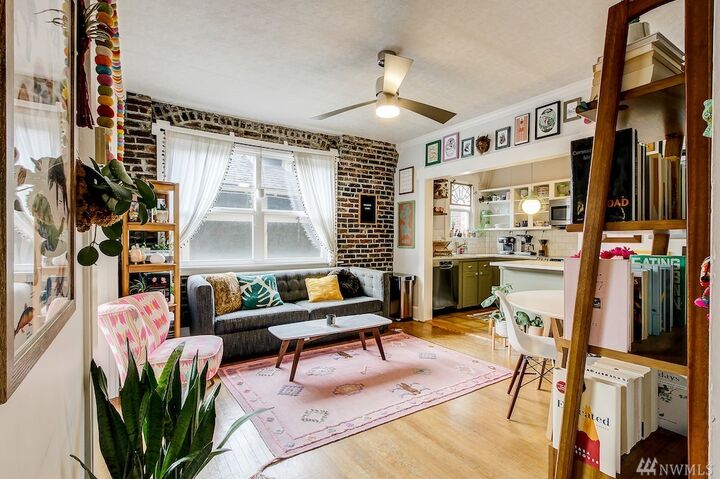 Property Photo:  214  Summit Avenue E 303  WA 98102 