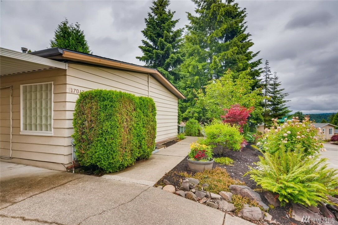 Property Photo:  17017 118th Ct NE 35  WA 98011 