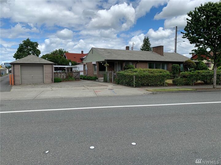 Property Photo:  820 N 3rd Street  WA 98057 
