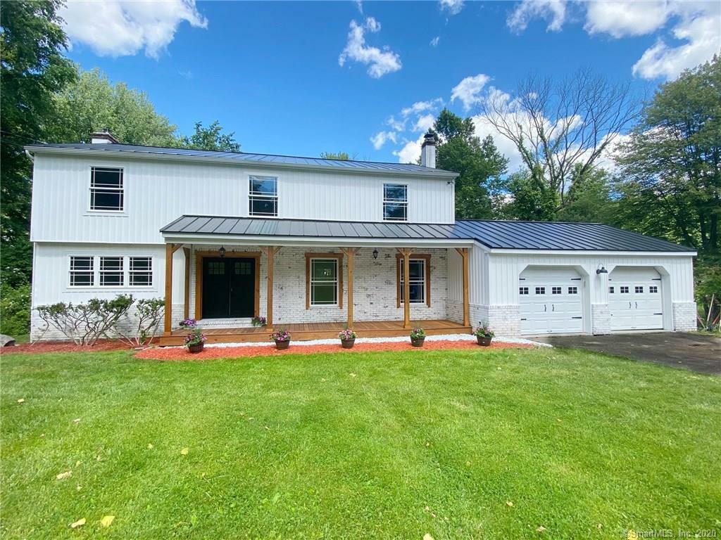 Property Photo: 7 Meetinghouse Hill Circle CT 06812