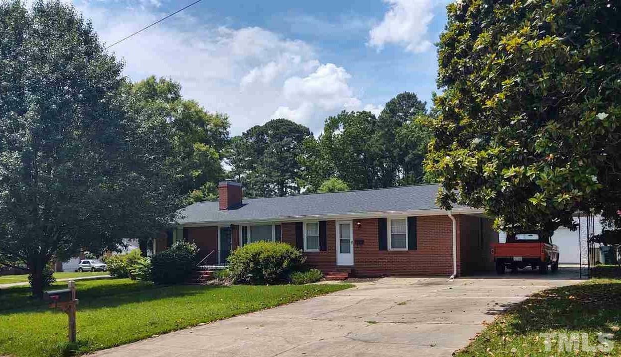 Property Photo:  1002 Poplar Avenue  NC 27529 