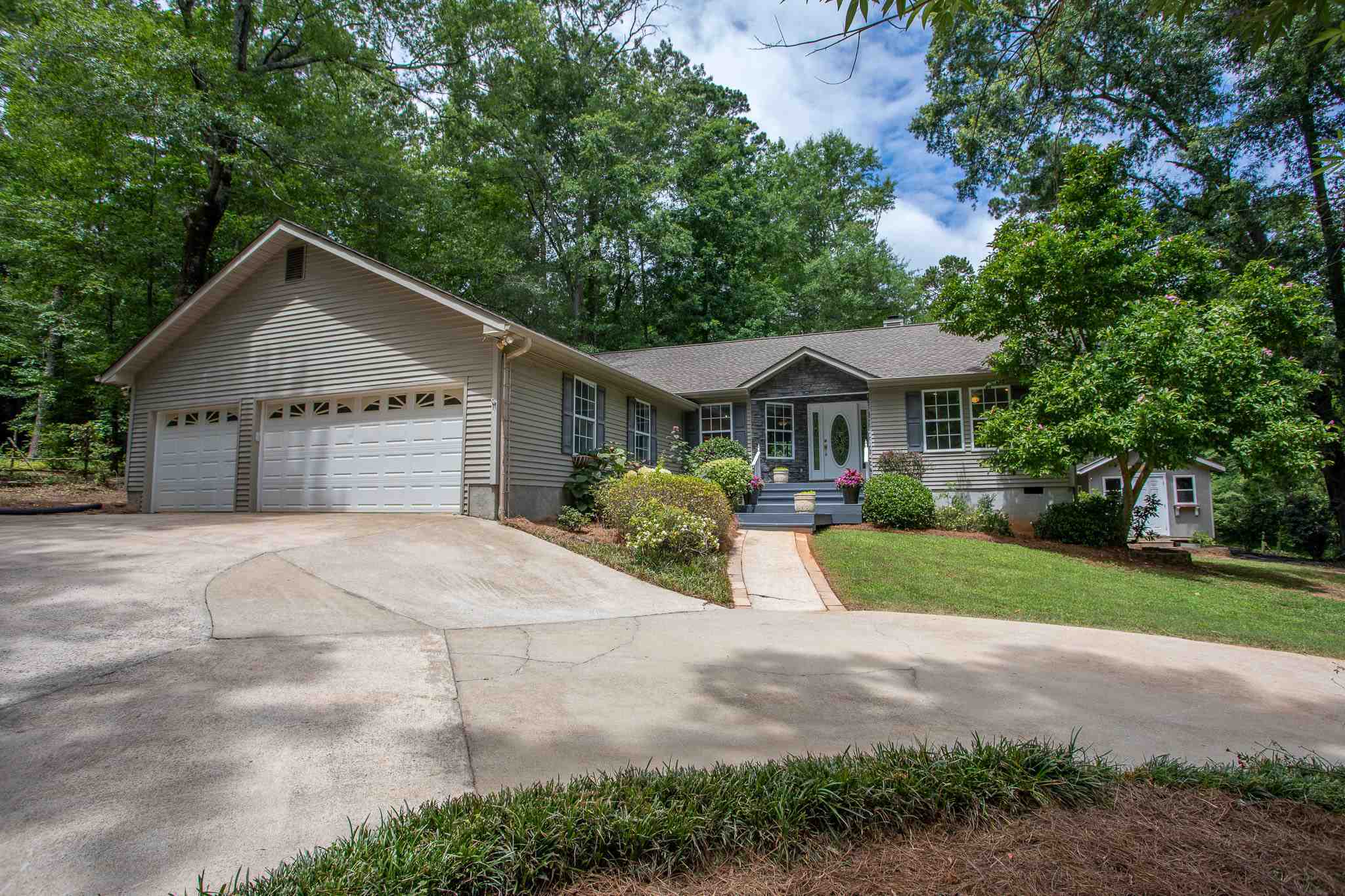 Property Photo: 138 Cedar Cove Drive GA 31024
