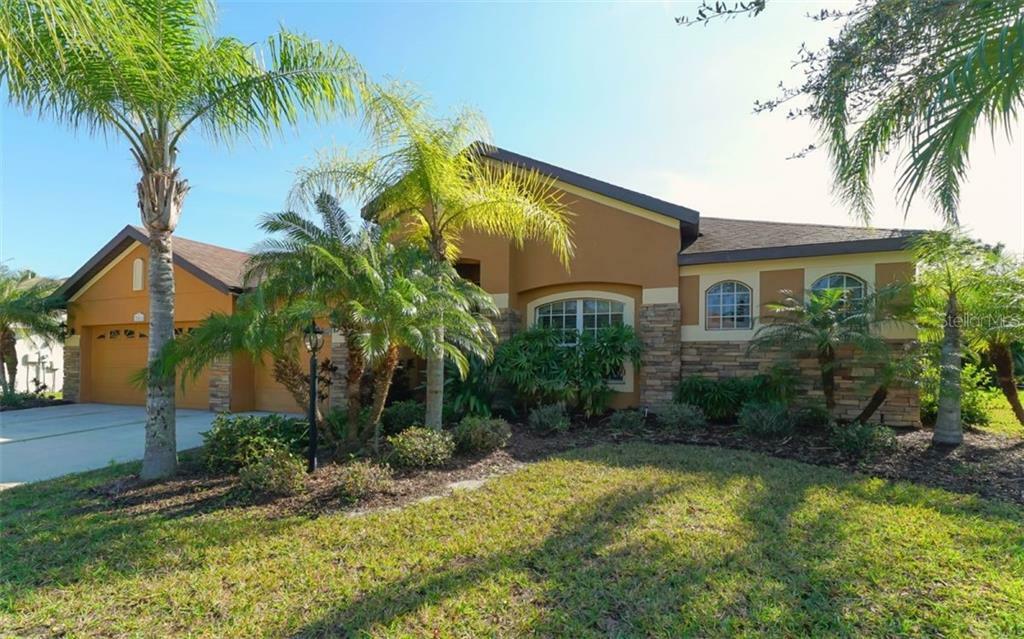 Property Photo:  7614 Heyward Circle  FL 34201 