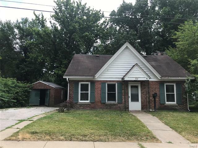 Property Photo: 807 College Avenue 62002