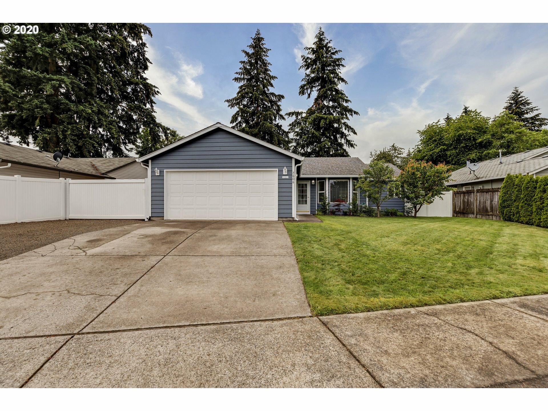 Property Photo: 7606 NE 100th Ave WA 98662