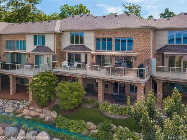 Property Photo: 980 Sunset Dr MI 48328