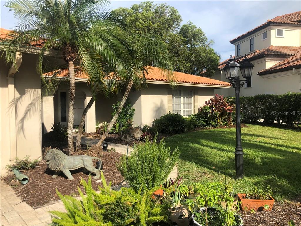 Property Photo: 402 Meadow Lark Drive FL 34236