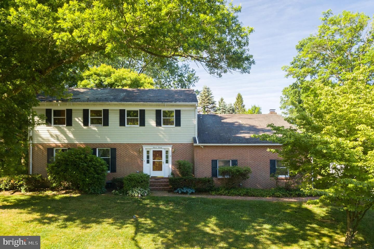Property Photo: 1120 Colonial Road PA 17603