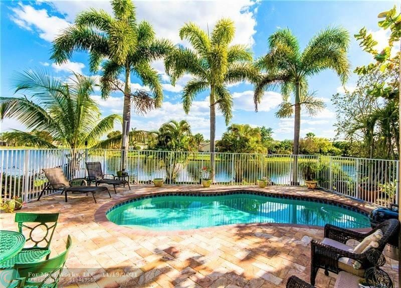 Property Photo:  16542 Ruby Lk  FL 33331 