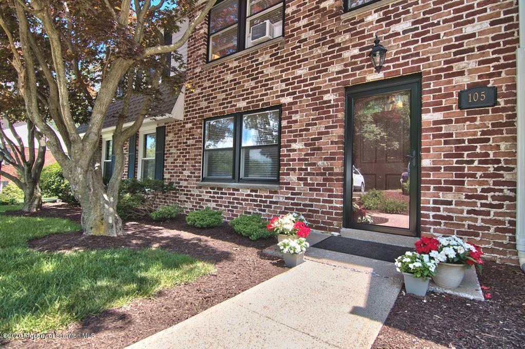 Property Photo: 105 Townhouse Place PA 18444