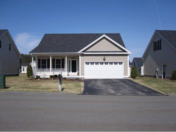 Property Photo: 4 Caldwell Lane 4 NH 03054