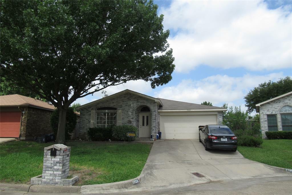 Property Photo:  7929 Gardengate Lane  TX 76137 