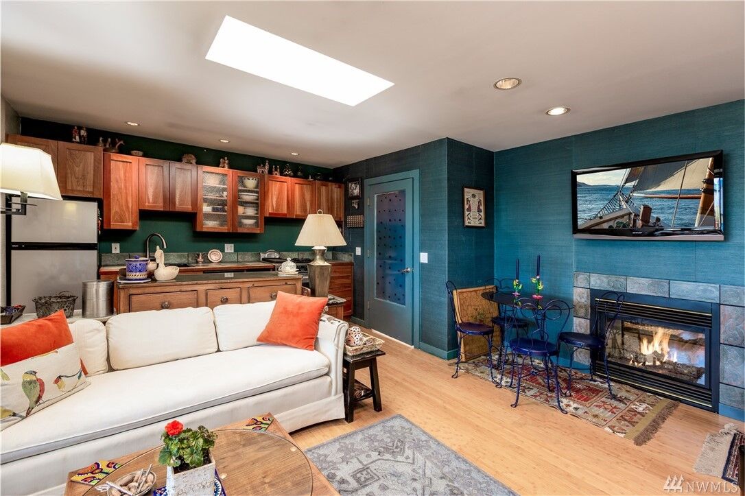 Property Photo: 310 Spring St F WA 98250