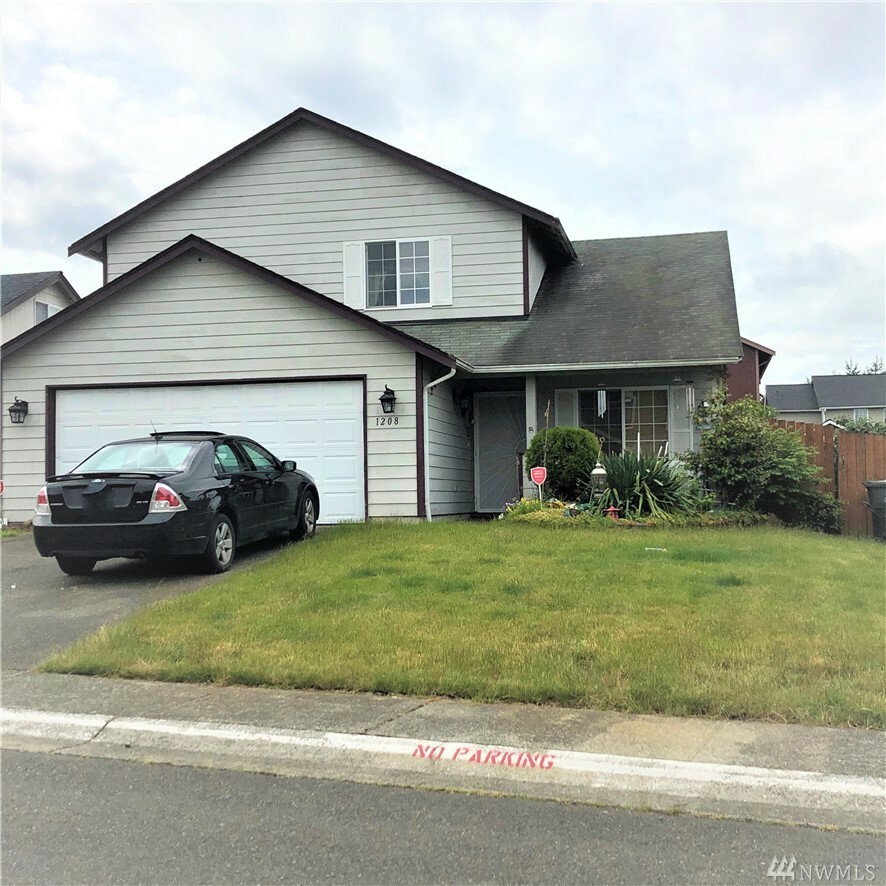 Property Photo:  1208 202nd St Ct E  WA 98387 