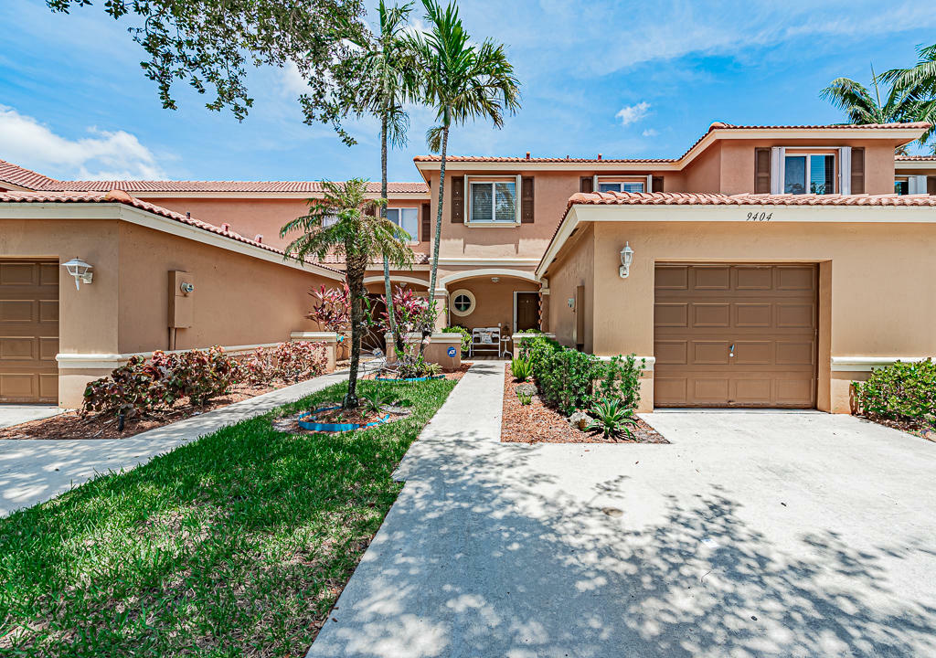 Property Photo:  9404 Lily Bank Court  FL 33407 