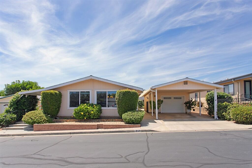 Property Photo:  1635 Lotus Glen  CA 92026 