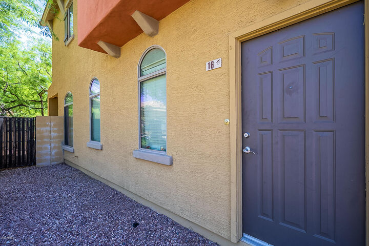 Property Photo: 2250 E Deer Valley Road 16 AZ 85024