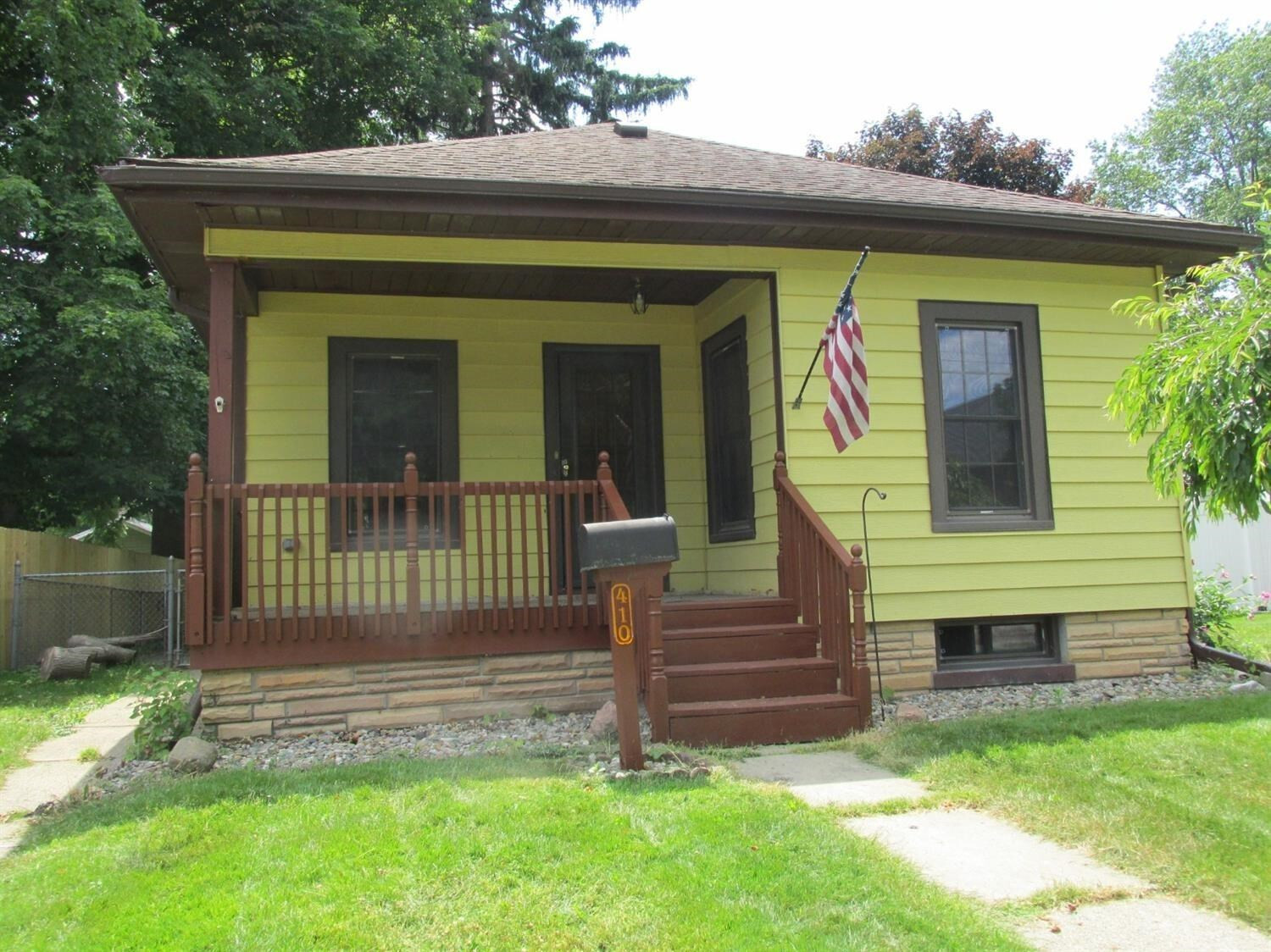 Property Photo: 410 Melrose Street IN 46350