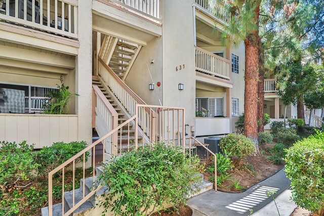 Property Photo:  631 Oak Run Trail 302  CA 91377 