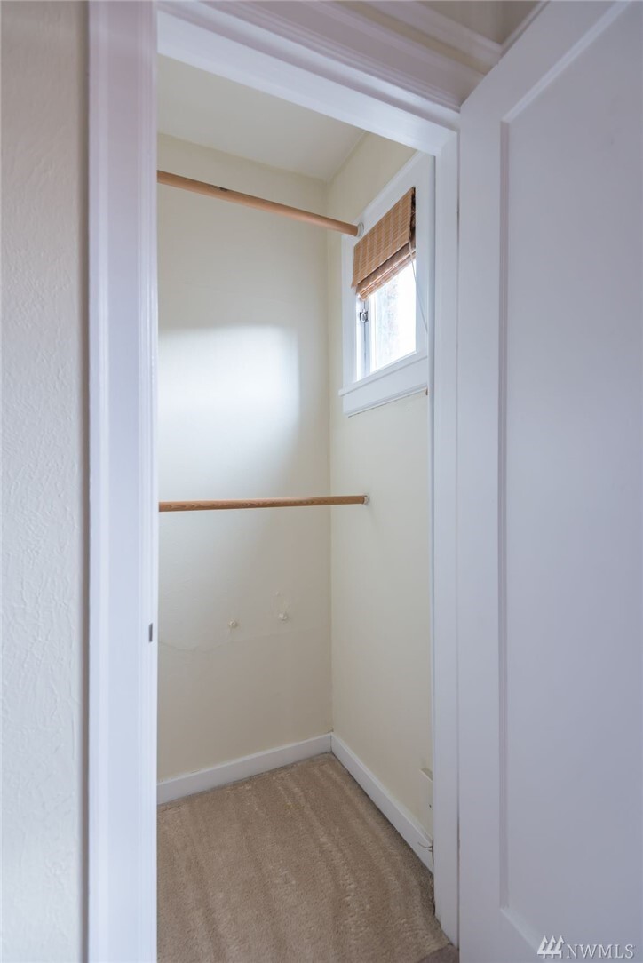Property Photo: 2348 Alki Ave SW 204 WA 98116