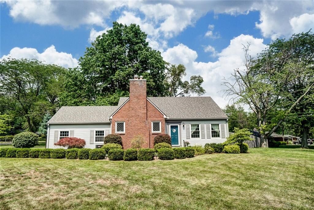 Property Photo: 5530 Paddington Road OH 45459